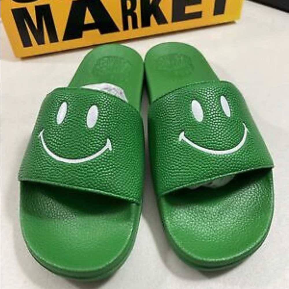 🆕 Chinatown Market CTM Smiley Slides